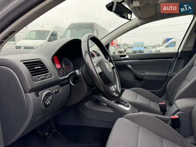 Сірий Фольксваген Гольф, об'ємом двигуна 1.4 л та пробігом 217 тис. км за 7800 $, фото 45 на Automoto.ua