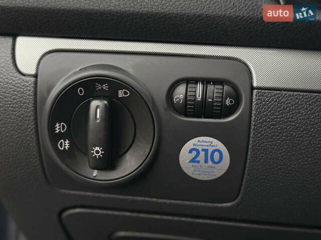 Сірий Фольксваген Гольф, об'ємом двигуна 1.6 л та пробігом 229 тис. км за 5555 $, фото 71 на Automoto.ua