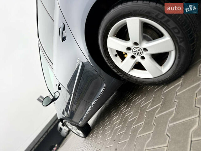 Серый Фольксваген Гольф, объемом двигателя 1.6 л и пробегом 227 тыс. км за 6300 $, фото 23 на Automoto.ua