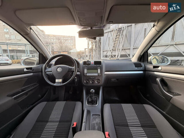 Серый Фольксваген Гольф, объемом двигателя 1.39 л и пробегом 201 тыс. км за 5999 $, фото 6 на Automoto.ua