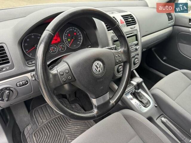 Серый Фольксваген Гольф, объемом двигателя 1.4 л и пробегом 233 тыс. км за 7850 $, фото 23 на Automoto.ua