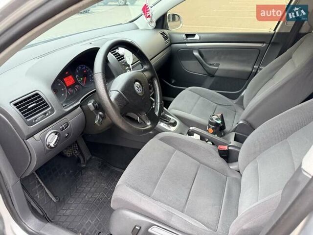Серый Фольксваген Гольф, объемом двигателя 2.5 л и пробегом 247 тыс. км за 5700 $, фото 5 на Automoto.ua