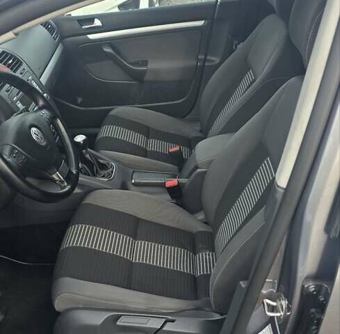 Серый Фольксваген Гольф, объемом двигателя 1.6 л и пробегом 299 тыс. км за 6790 $, фото 11 на Automoto.ua