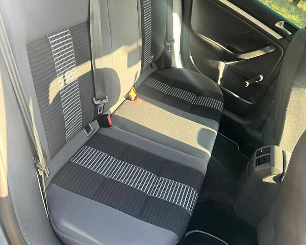 Сірий Фольксваген Гольф, об'ємом двигуна 1.6 л та пробігом 250 тис. км за 6799 $, фото 69 на Automoto.ua