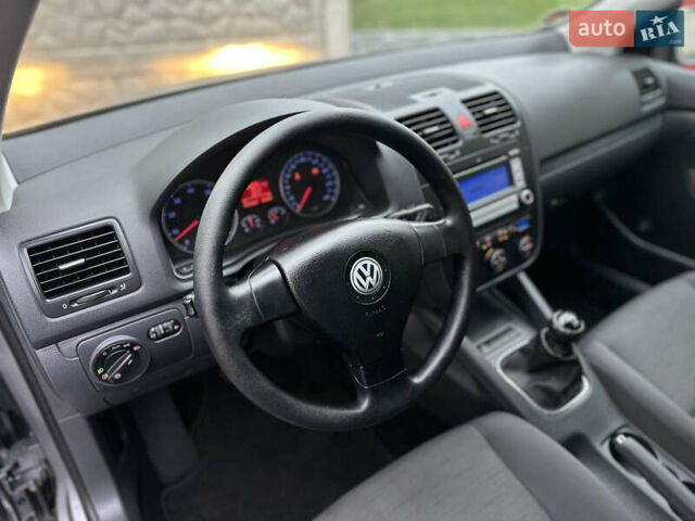 Сірий Фольксваген Гольф, об'ємом двигуна 1.6 л та пробігом 167 тис. км за 6550 $, фото 25 на Automoto.ua