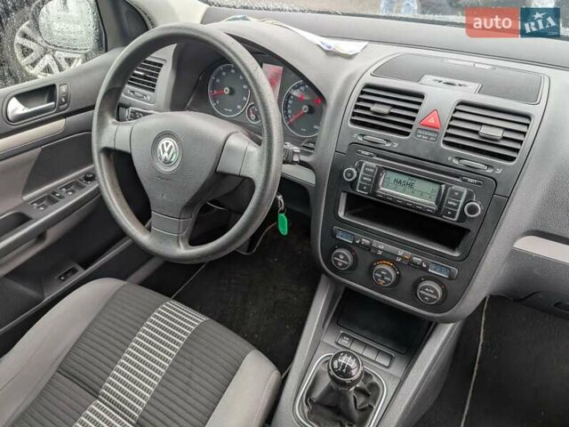 Серый Фольксваген Гольф, объемом двигателя 1.6 л и пробегом 177 тыс. км за 6650 $, фото 46 на Automoto.ua
