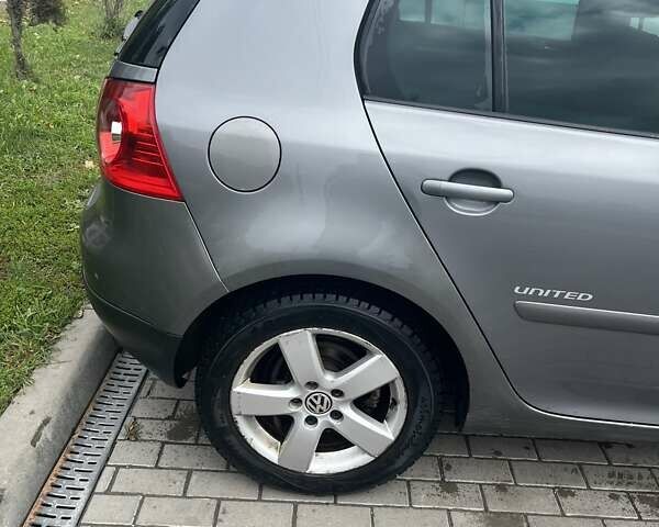 Серый Фольксваген Гольф, объемом двигателя 1.4 л и пробегом 325 тыс. км за 5000 $, фото 3 на Automoto.ua