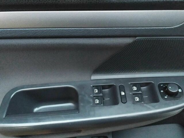 Серый Фольксваген Гольф, объемом двигателя 1.6 л и пробегом 240 тыс. км за 6150 $, фото 18 на Automoto.ua