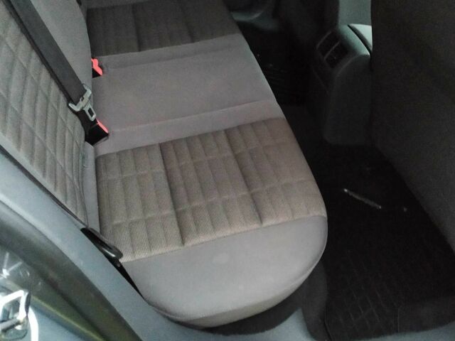 Серый Фольксваген Гольф, объемом двигателя 1.6 л и пробегом 240 тыс. км за 6150 $, фото 16 на Automoto.ua