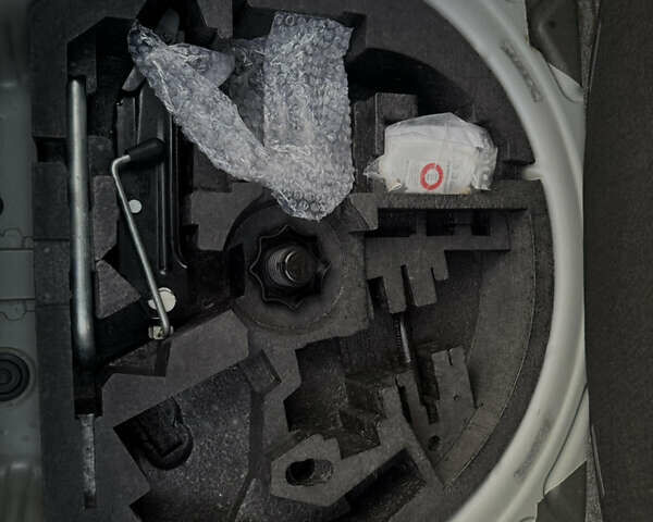 Серый Фольксваген Гольф, объемом двигателя 1.6 л и пробегом 170 тыс. км за 6600 $, фото 83 на Automoto.ua