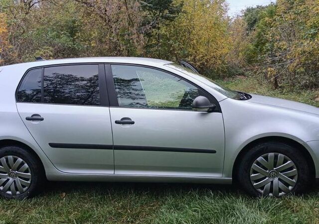 Фольксваген Гольф 2008 в Борисполе на Automoto.ua Серый Фольксваген Гольф, объемом двигателя 1.6 л и пробегом 196 тыс. км за 6700 $, фото 1 на Automoto.ua