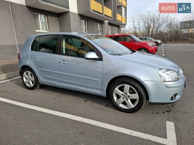 Сірий Фольксваген Гольф, об'ємом двигуна 1.6 л та пробігом 196 тис. км за 6800 $, фото 5 на Automoto.ua