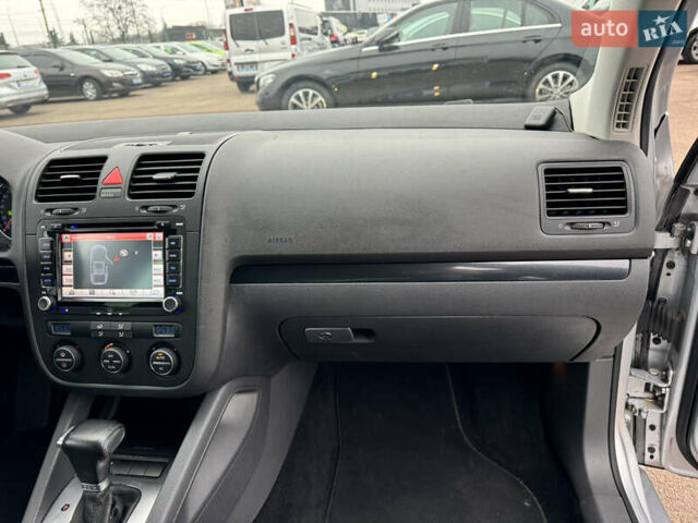 Сірий Фольксваген Гольф, об'ємом двигуна 1.4 л та пробігом 217 тис. км за 7800 $, фото 36 на Automoto.ua