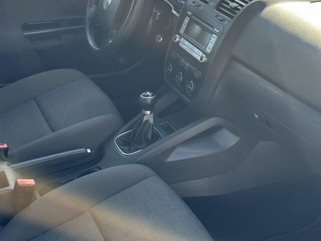 Серый Фольксваген Гольф, объемом двигателя 1.4 л и пробегом 217 тыс. км за 5450 $, фото 6 на Automoto.ua