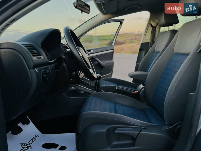 Сірий Фольксваген Гольф, об'ємом двигуна 1.6 л та пробігом 170 тис. км за 6600 $, фото 34 на Automoto.ua