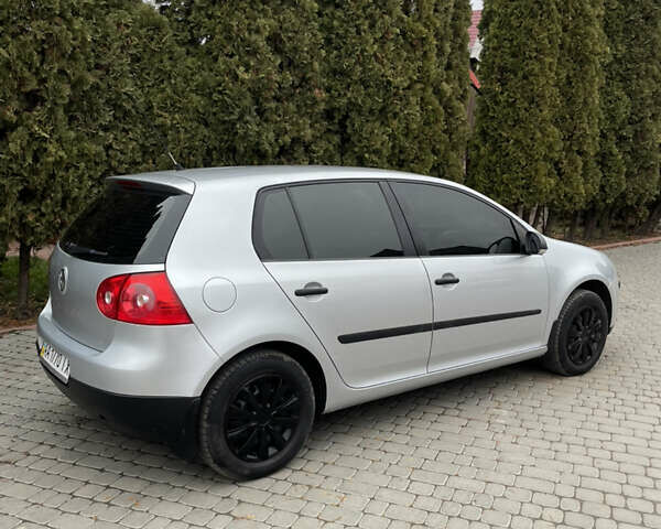 Сірий Фольксваген Гольф, об'ємом двигуна 1.39 л та пробігом 201 тис. км за 5400 $, фото 1 на Automoto.ua