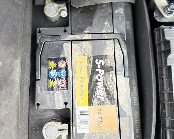 Серый Фольксваген Гольф, объемом двигателя 1.6 л и пробегом 227 тыс. км за 6300 $, фото 31 на Automoto.ua