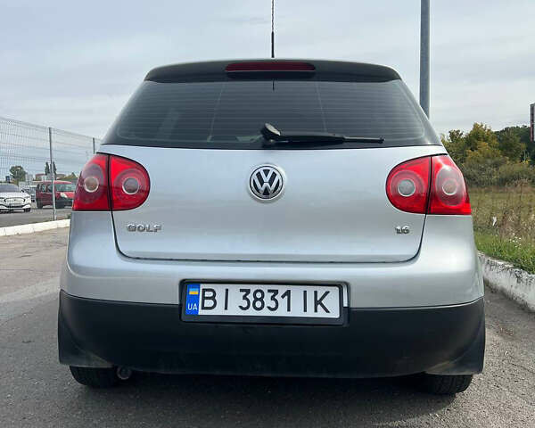 Серый Фольксваген Гольф, объемом двигателя 1.6 л и пробегом 264 тыс. км за 6600 $, фото 3 на Automoto.ua