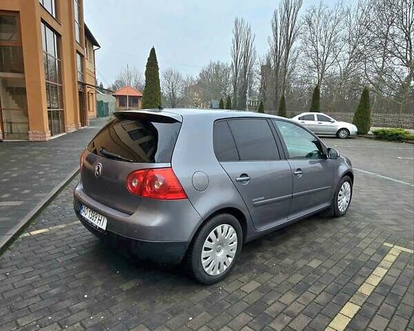 Серый Фольксваген Гольф, объемом двигателя 1.6 л и пробегом 299 тыс. км за 6390 $, фото 5 на Automoto.ua