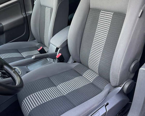 Сірий Фольксваген Гольф, об'ємом двигуна 1.6 л та пробігом 250 тис. км за 6799 $, фото 49 на Automoto.ua