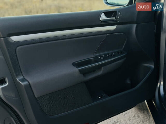 Сірий Фольксваген Гольф, об'ємом двигуна 1.6 л та пробігом 170 тис. км за 6600 $, фото 43 на Automoto.ua