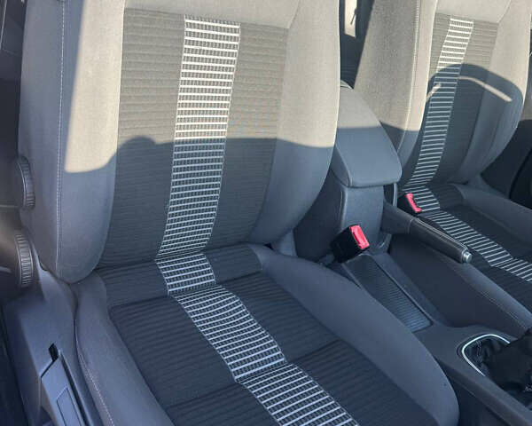 Сірий Фольксваген Гольф, об'ємом двигуна 1.6 л та пробігом 250 тис. км за 6799 $, фото 64 на Automoto.ua