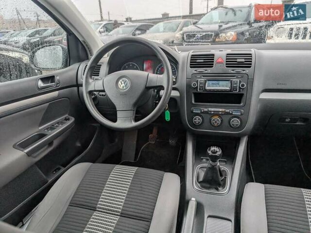 Серый Фольксваген Гольф, объемом двигателя 1.6 л и пробегом 177 тыс. км за 6650 $, фото 37 на Automoto.ua