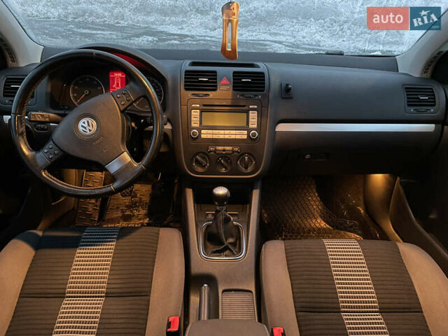 Сірий Фольксваген Гольф, об'ємом двигуна 1.6 л та пробігом 203 тис. км за 5700 $, фото 26 на Automoto.ua