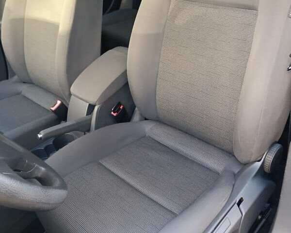 Серый Фольксваген Гольф, объемом двигателя 1.6 л и пробегом 168 тыс. км за 6800 $, фото 33 на Automoto.ua