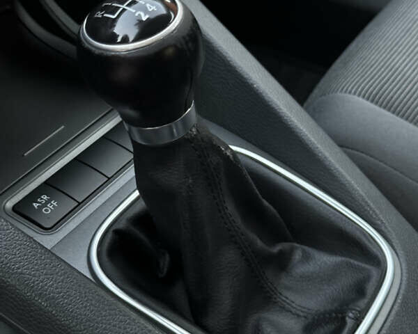 Серый Фольксваген Гольф, объемом двигателя 1.6 л и пробегом 232 тыс. км за 6799 $, фото 34 на Automoto.ua