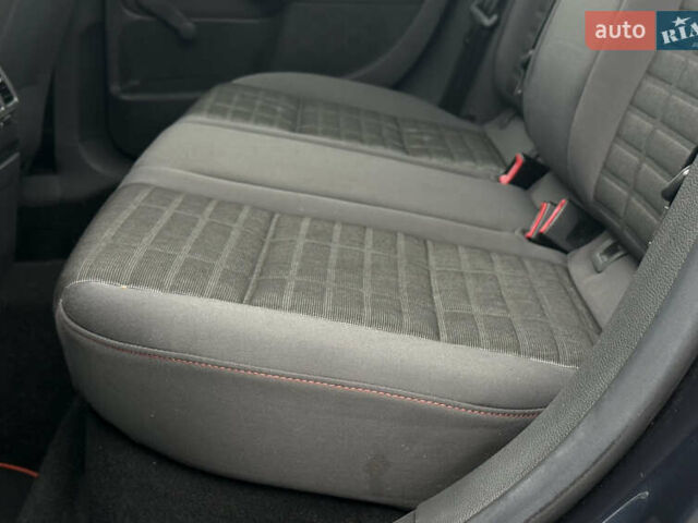 Сірий Фольксваген Гольф, об'ємом двигуна 1.6 л та пробігом 229 тис. км за 5555 $, фото 52 на Automoto.ua