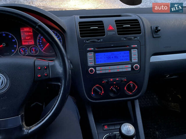 Сірий Фольксваген Гольф, об'ємом двигуна 1.6 л та пробігом 203 тис. км за 5700 $, фото 29 на Automoto.ua