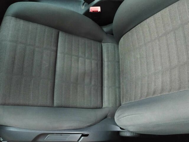 Серый Фольксваген Гольф, объемом двигателя 1.6 л и пробегом 240 тыс. км за 6150 $, фото 15 на Automoto.ua