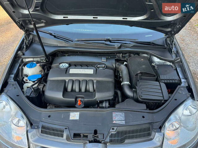 Сірий Фольксваген Гольф, об'ємом двигуна 1.6 л та пробігом 250 тис. км за 6799 $, фото 45 на Automoto.ua