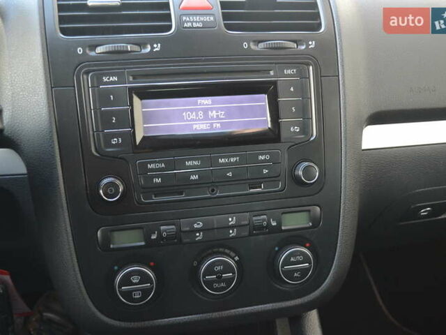 Сірий Фольксваген Гольф, об'ємом двигуна 1.6 л та пробігом 162 тис. км за 7200 $, фото 48 на Automoto.ua