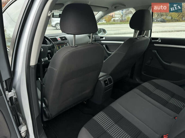 Сірий Фольксваген Гольф, об'ємом двигуна 1.4 л та пробігом 249 тис. км за 5900 $, фото 35 на Automoto.ua