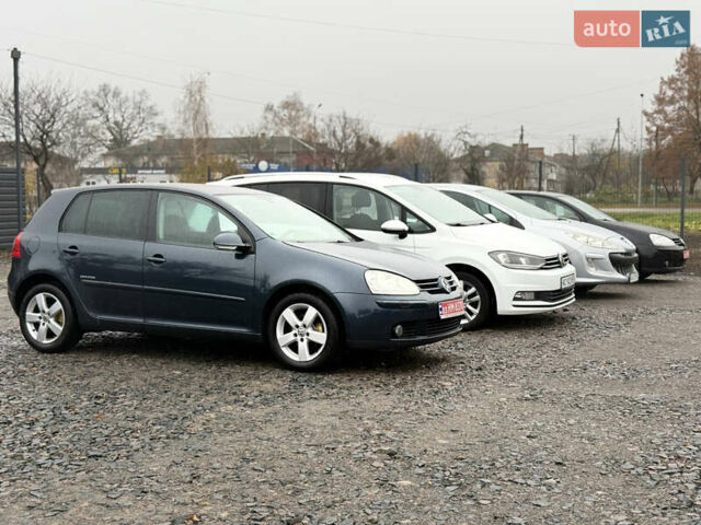 Серый Фольксваген Гольф, объемом двигателя 1.6 л и пробегом 227 тыс. км за 6300 $, фото 111 на Automoto.ua