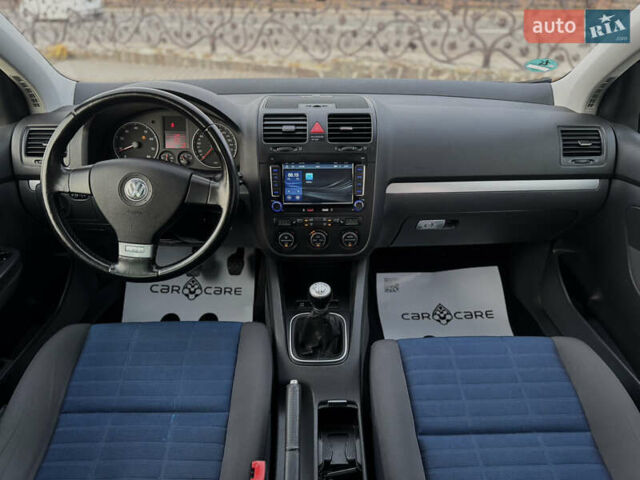 Серый Фольксваген Гольф, объемом двигателя 1.6 л и пробегом 170 тыс. км за 6600 $, фото 68 на Automoto.ua