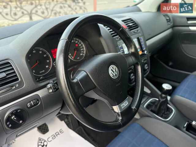 Серый Фольксваген Гольф, объемом двигателя 1.6 л и пробегом 170 тыс. км за 6600 $, фото 39 на Automoto.ua
