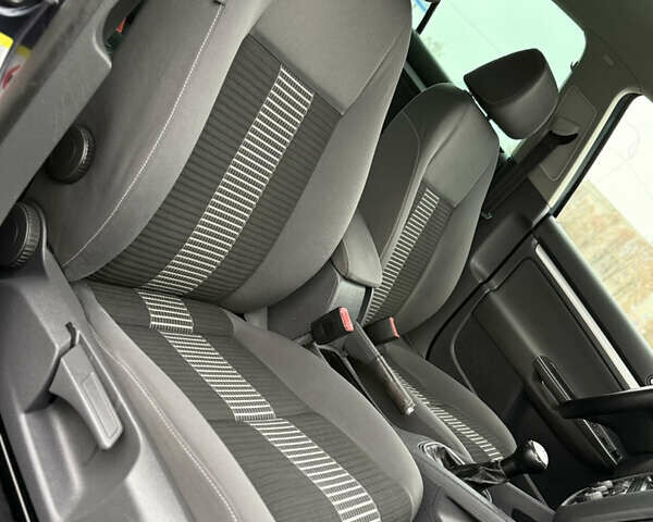 Серый Фольксваген Гольф, объемом двигателя 1.6 л и пробегом 227 тыс. км за 6300 $, фото 84 на Automoto.ua