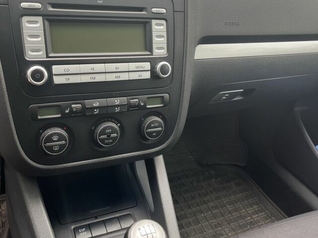 Фольксваген Гольф 2008 в Тернополе на Automoto.ua Серый Фольксваген Гольф, объемом двигателя 1.4 л и пробегом 325 тыс. км за 5200 $, фото 9 на Automoto.ua