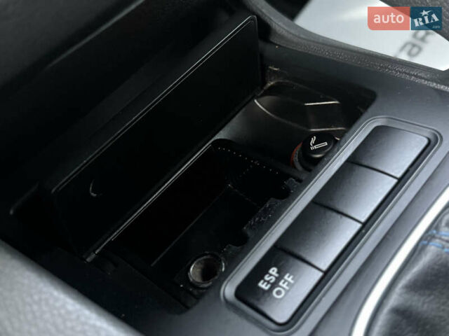 Серый Фольксваген Гольф, объемом двигателя 1.6 л и пробегом 170 тыс. км за 6600 $, фото 54 на Automoto.ua