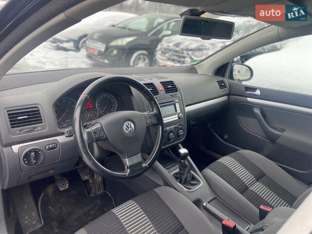 Серый Фольксваген Гольф, объемом двигателя 1.4 л и пробегом 231 тыс. км за 5950 $, фото 7 на Automoto.ua