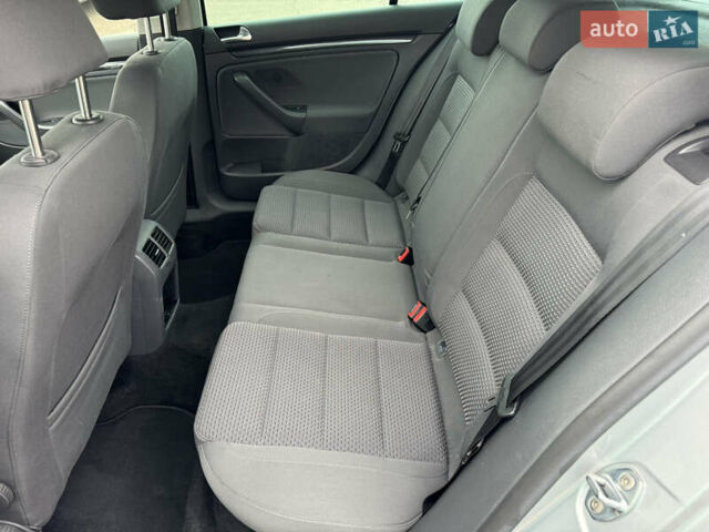 Сірий Фольксваген Гольф, об'ємом двигуна 1.4 л та пробігом 217 тис. км за 7800 $, фото 39 на Automoto.ua