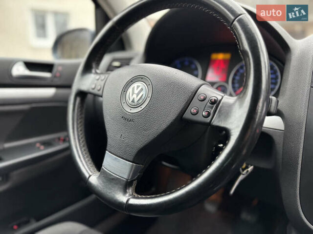 Сірий Фольксваген Гольф, об'ємом двигуна 1.4 л та пробігом 244 тис. км за 5999 $, фото 23 на Automoto.ua