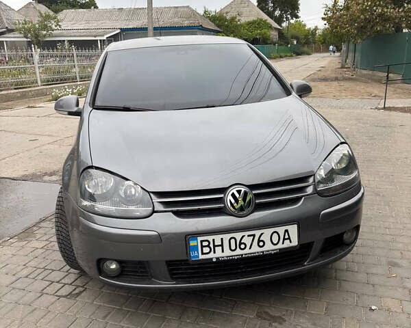 Сірий Фольксваген Гольф, об'ємом двигуна 1.39 л та пробігом 209 тис. км за 5900 $, фото 1 на Automoto.ua