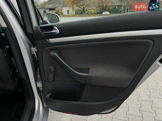 Серый Фольксваген Гольф, объемом двигателя 1.4 л и пробегом 249 тыс. км за 5999 $, фото 38 на Automoto.ua