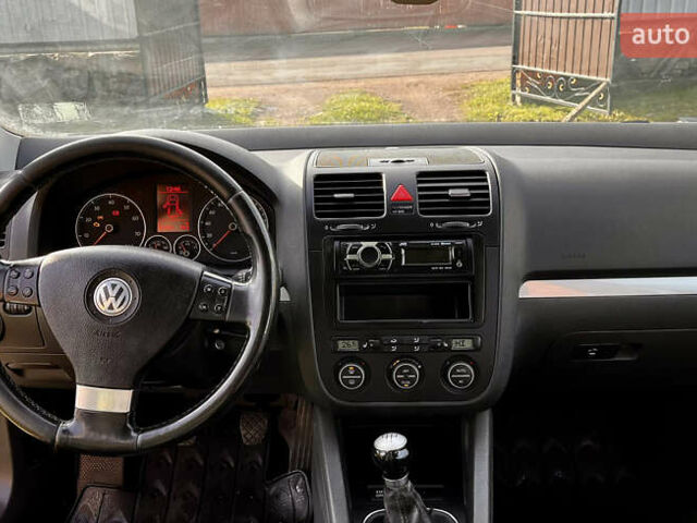 Серый Фольксваген Гольф, объемом двигателя 1.4 л и пробегом 217 тыс. км за 5649 $, фото 13 на Automoto.ua