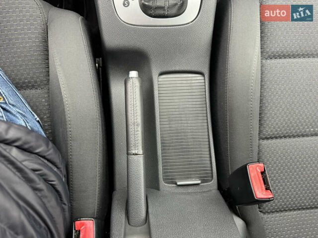Сірий Фольксваген Гольф, об'ємом двигуна 1.4 л та пробігом 217 тис. км за 7800 $, фото 52 на Automoto.ua