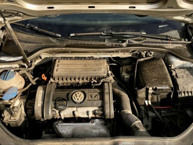 Серый Фольксваген Гольф, объемом двигателя 1.4 л и пробегом 217 тыс. км за 5550 $, фото 22 на Automoto.ua